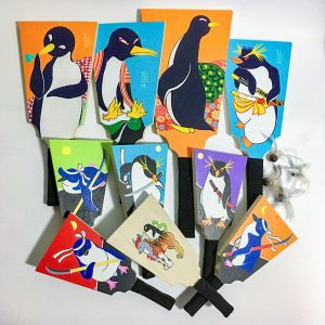 手描き羽子板大・中・小　ペンギン羽根は大と中にのみプレゼント。（実際に遊べる羽子板ではありません）