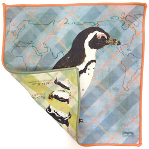 こだわりの「四重ガーゼハンカチーフ」