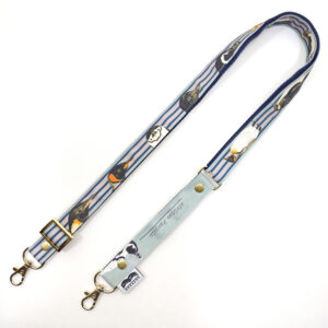 他アイテムと相性抜群の「ショルダーストラップ」