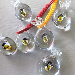 開運招福ペンギンの根付です。