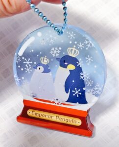 奥行きのあるスノードームアクリルキーホルダーです