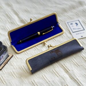 ペンギン・マークのレザーペンケース（1本用）